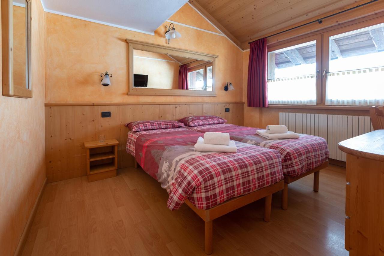 La Grolla Rooms & Apartments Livigno Exterior foto